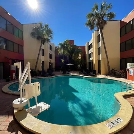 Tropical Palms Hotel